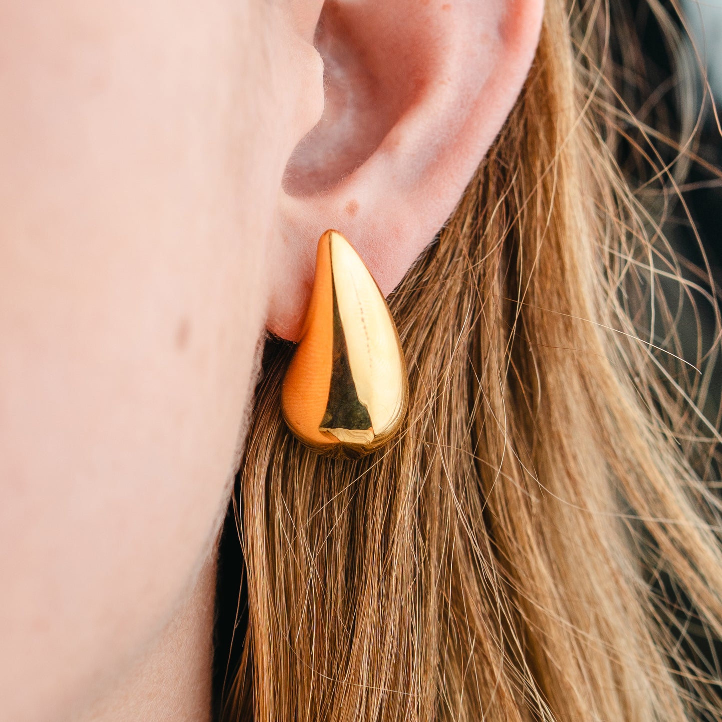 Aros gota bañado en oro