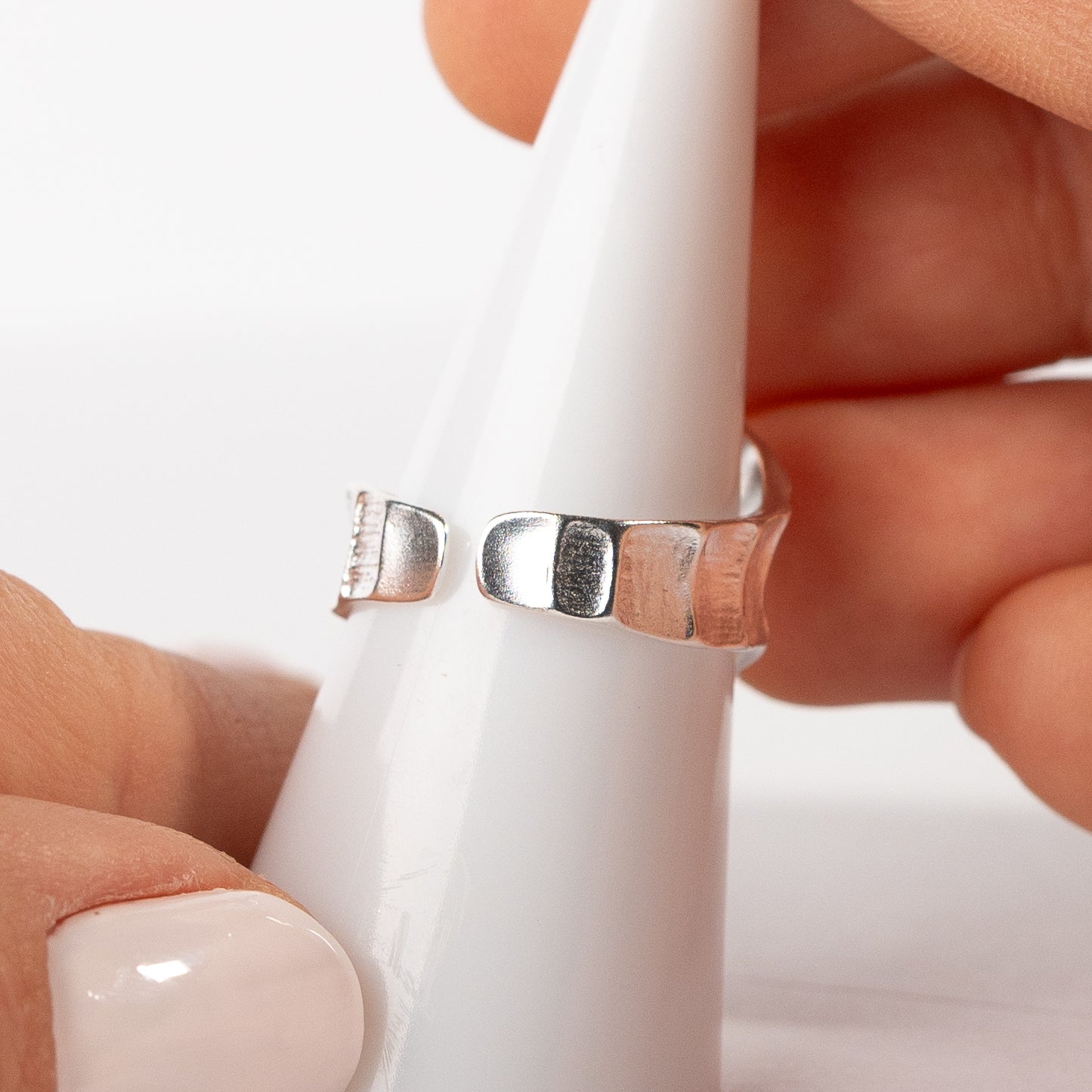 Anillo ajustable diseño circón