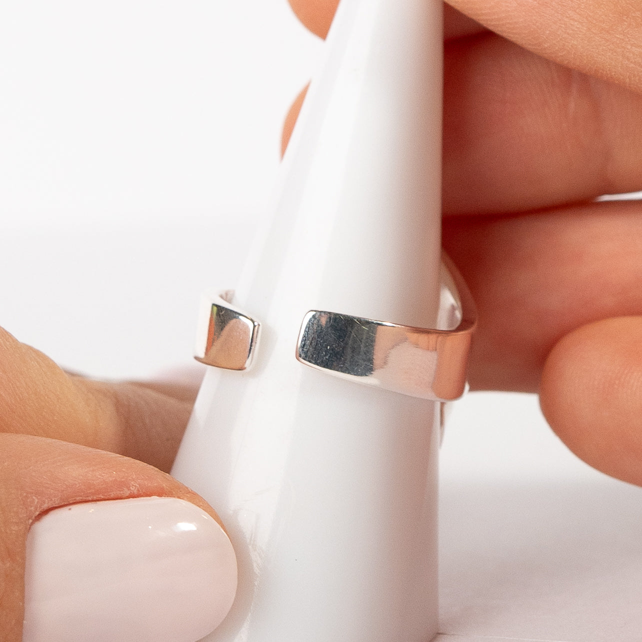 Anillo ajustable diseño circones