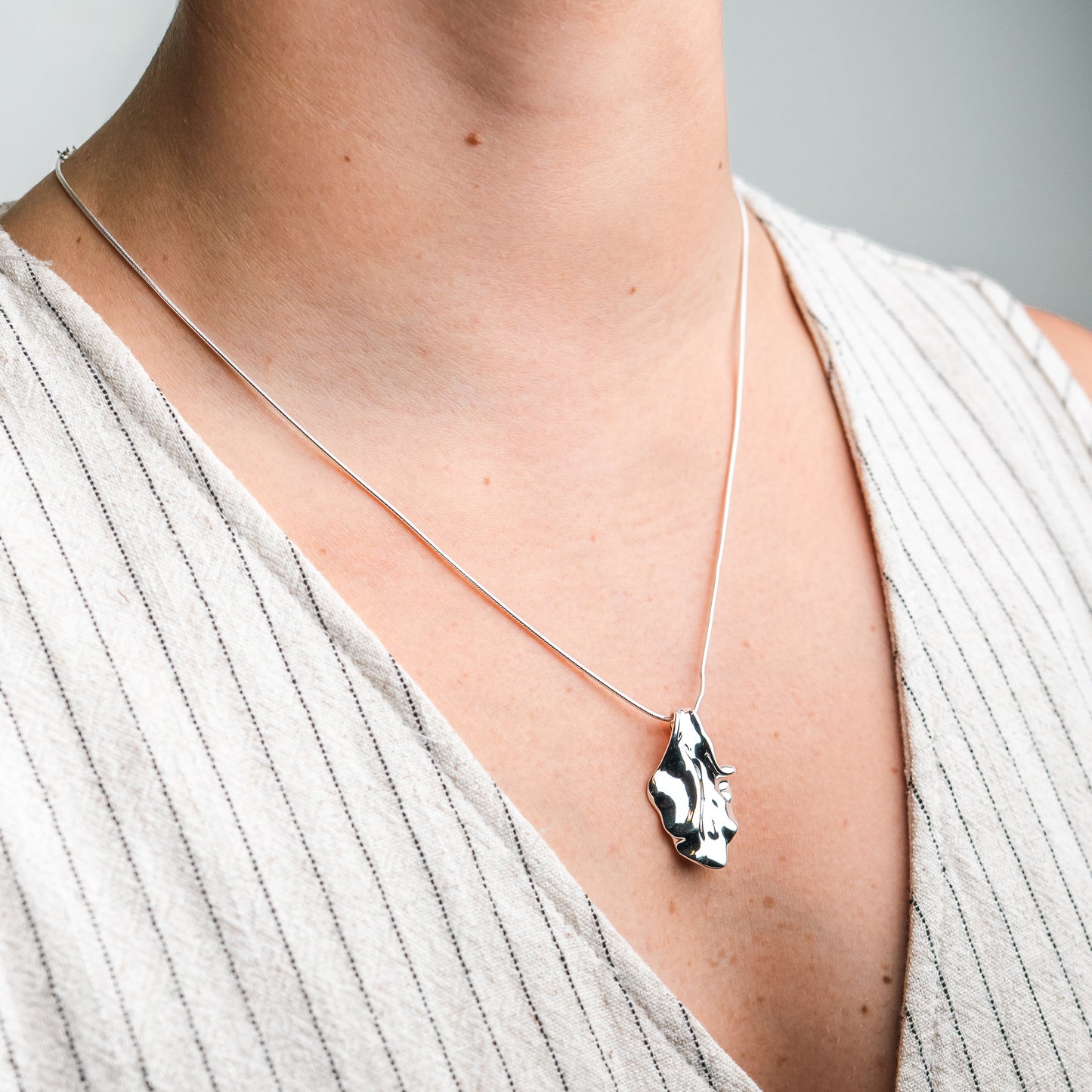 Collar largo de hoja