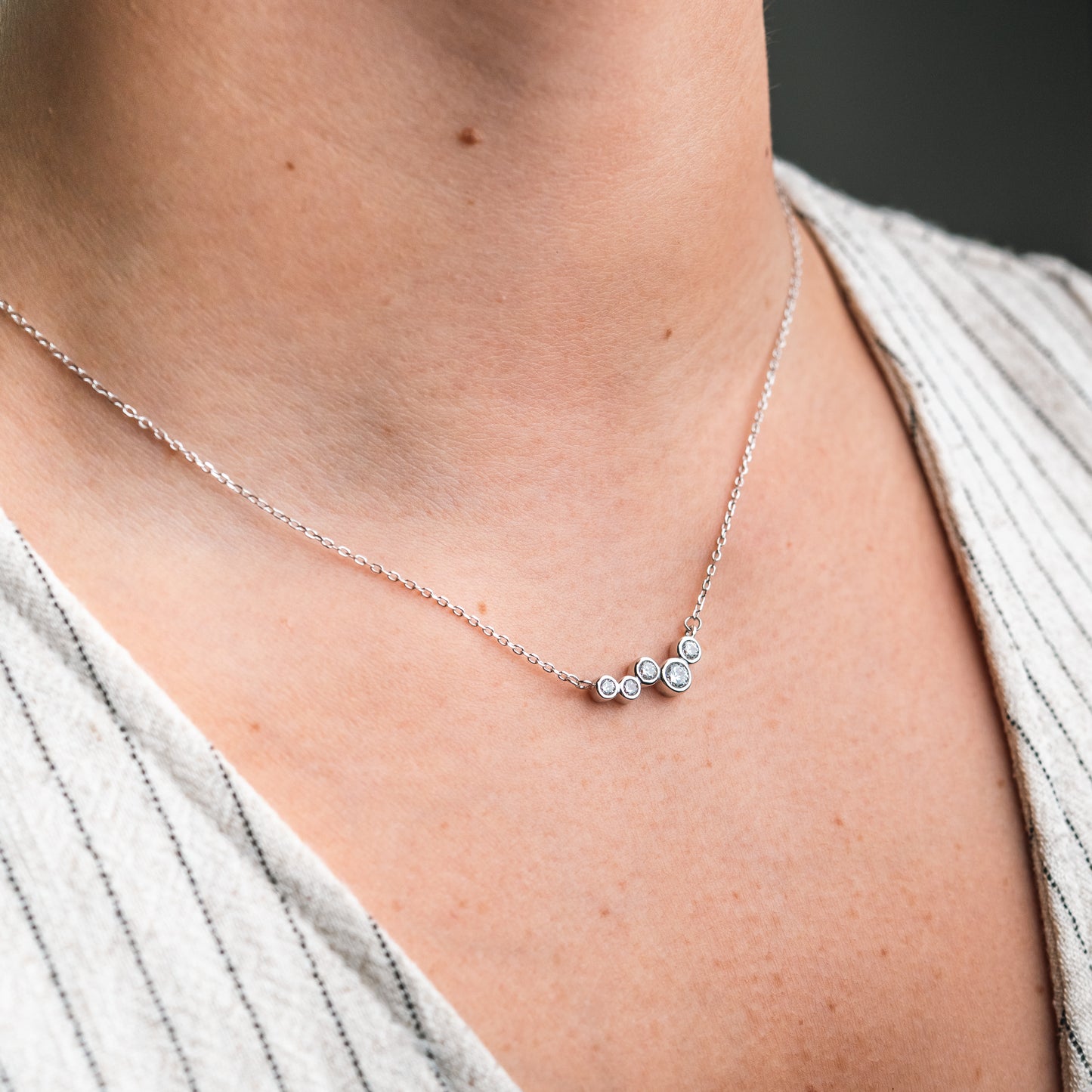 Collar de circones