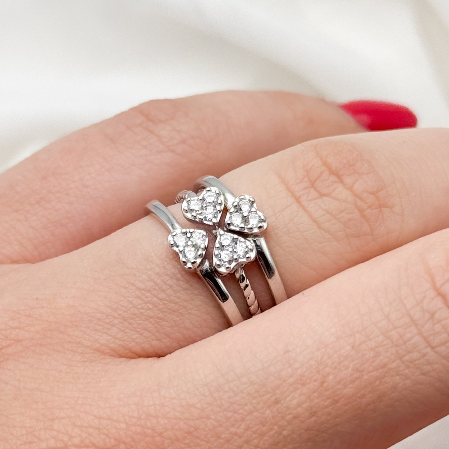Anillo 3 en 1 trébol circones