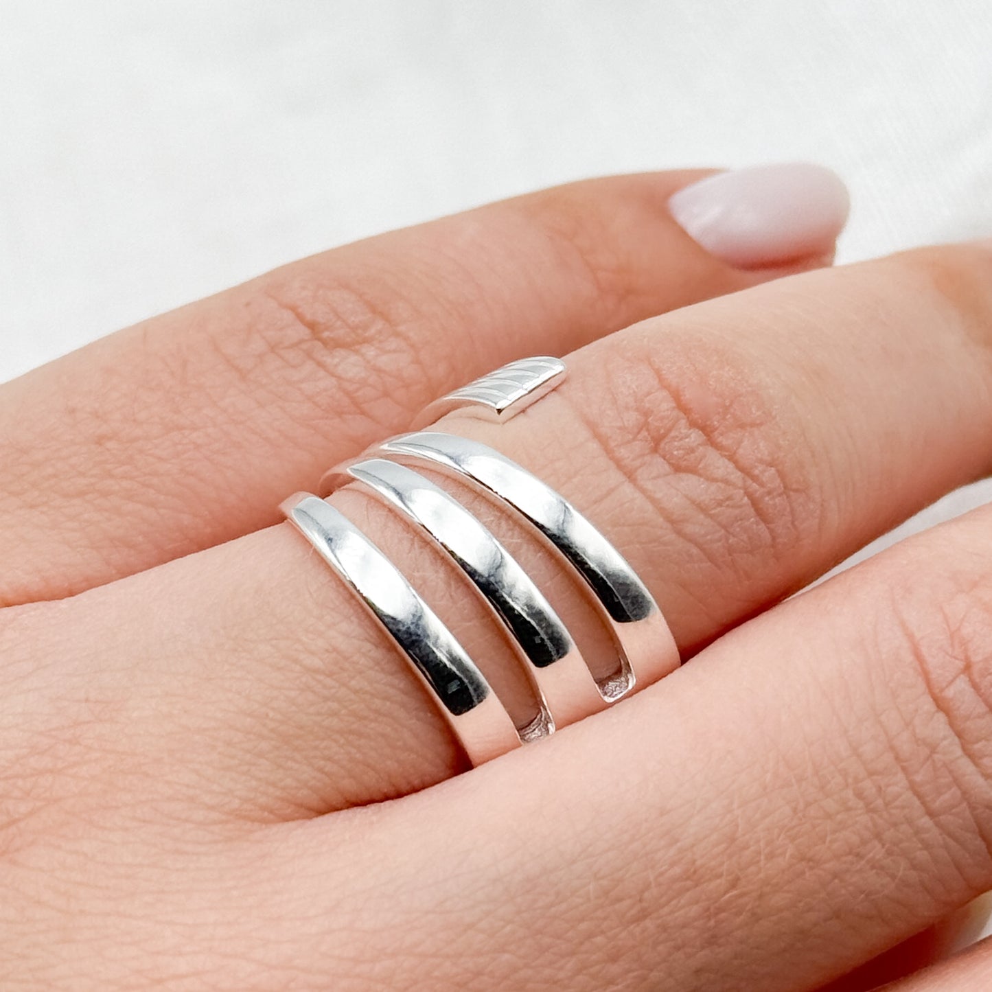 Anillo ajustable irregular lineas