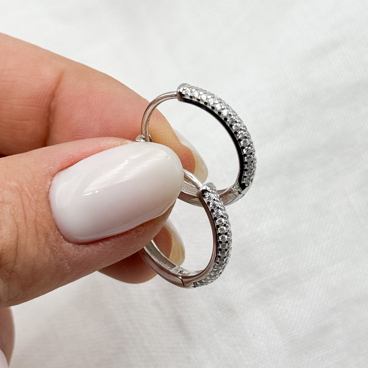 Aros argolla huggie circones