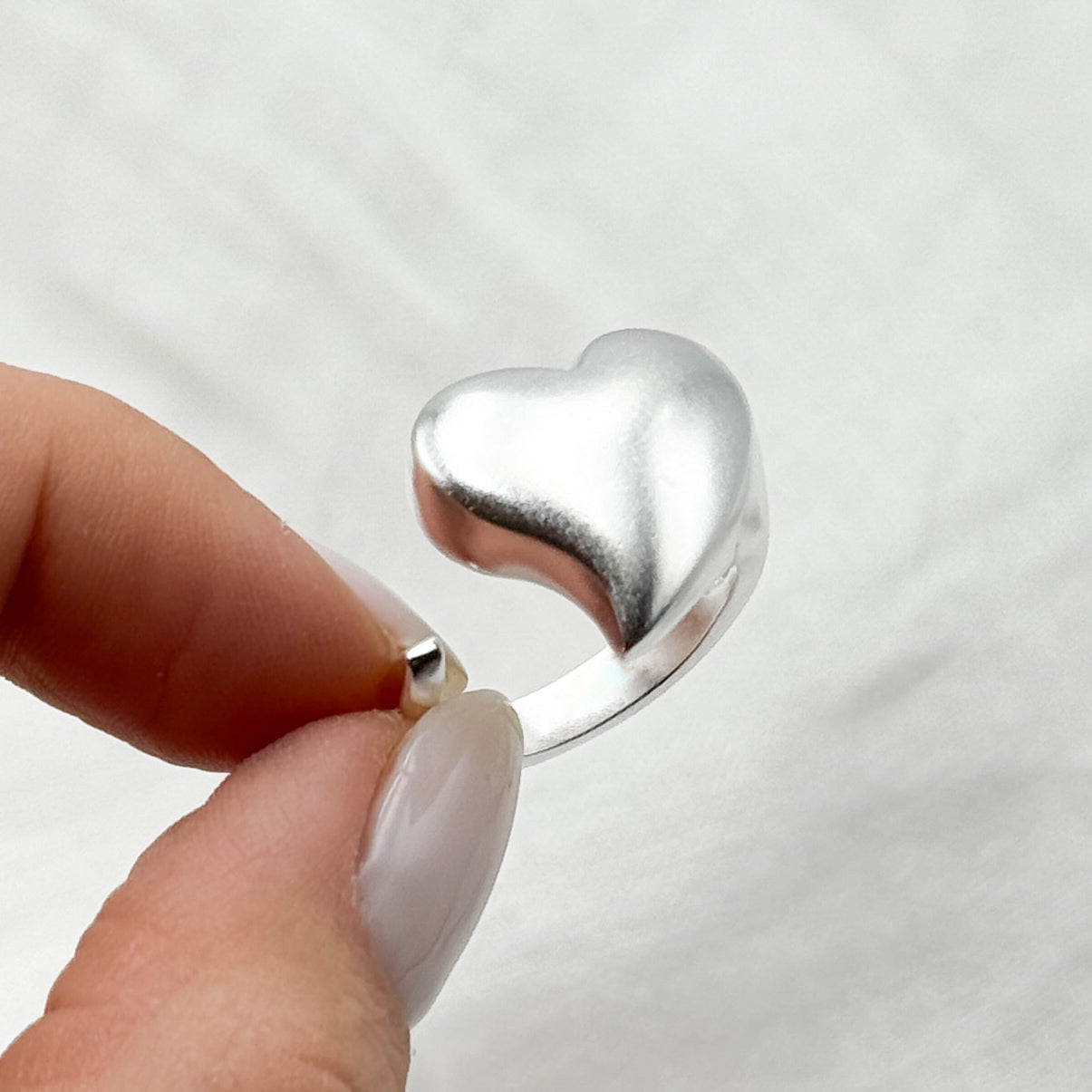 Anillo satinado corazón