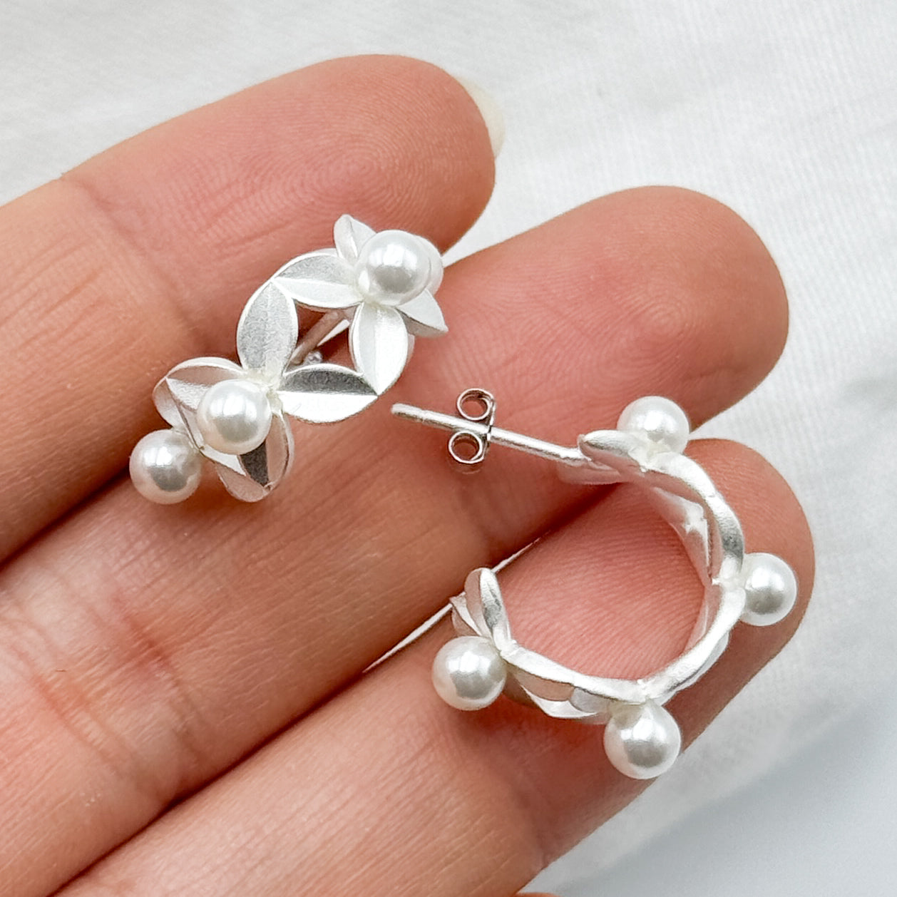 Aros semi argolla flor y perla