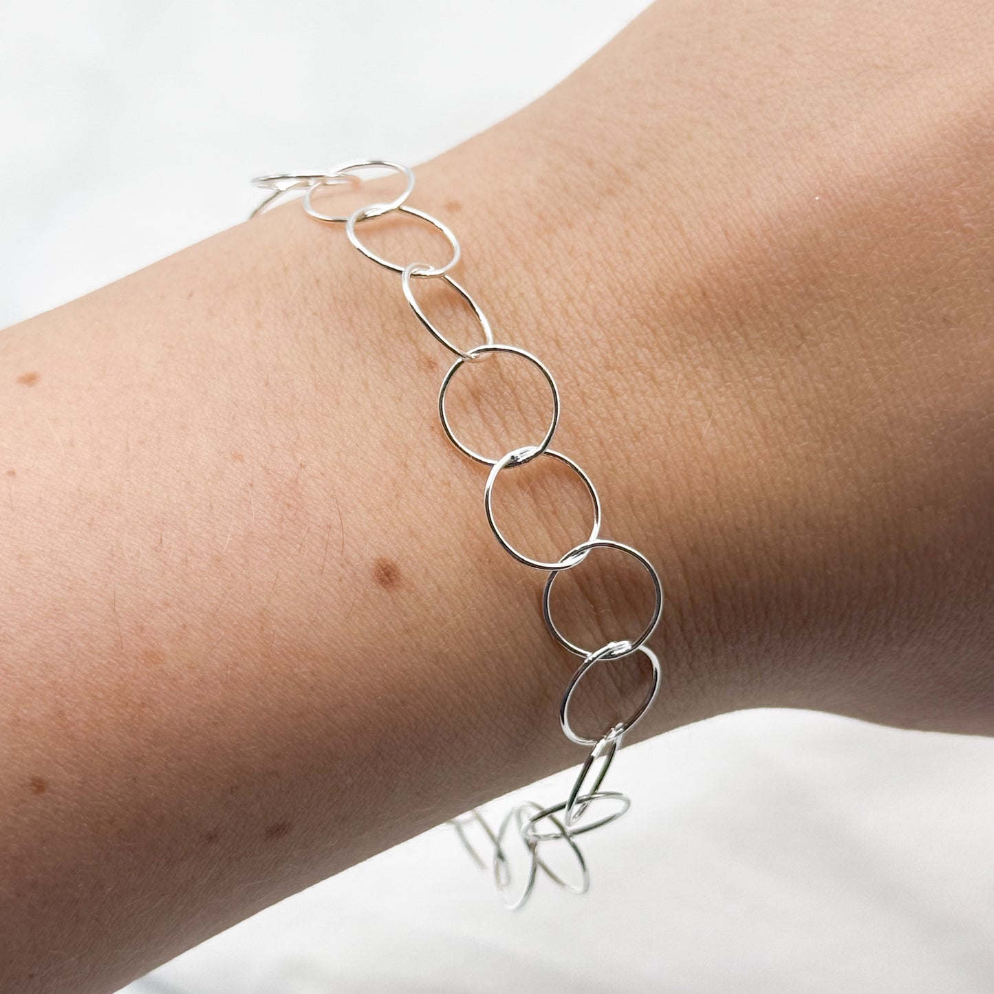 Pulsera círculos entrelazados