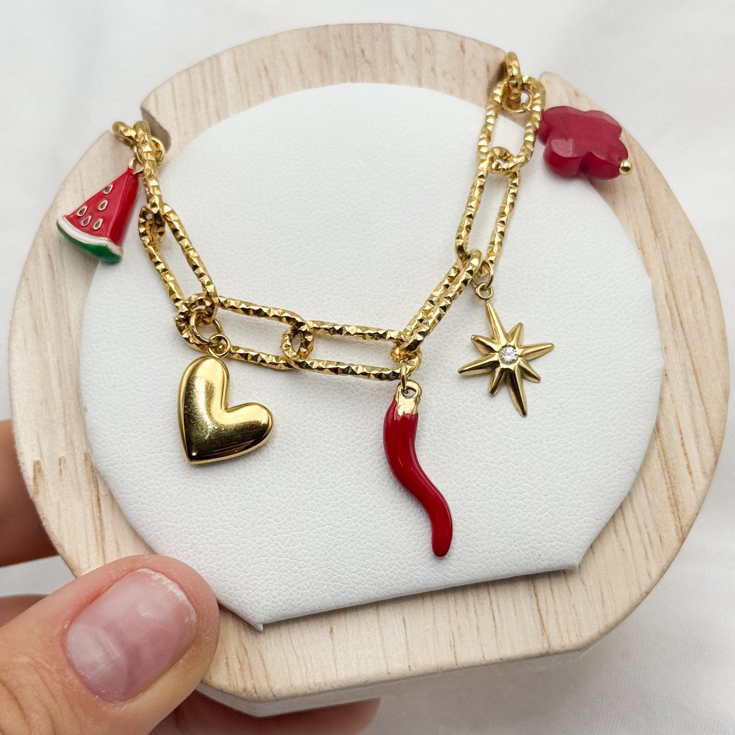 Collar eslabones con chiches diseño bañado en oro