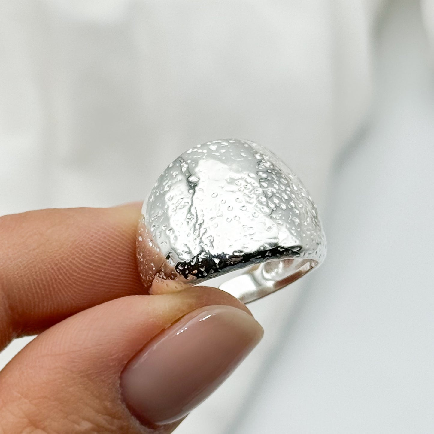 Anillo ajustable martillado