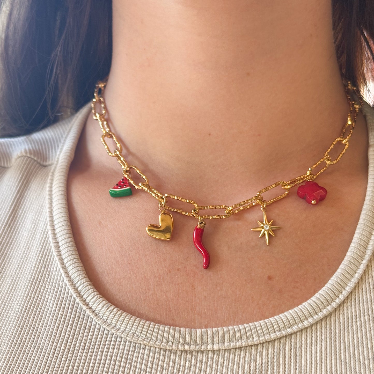 Collar eslabones con chiches diseño bañado en oro