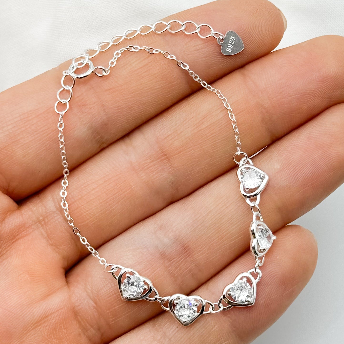 Pulsera corazones y circones