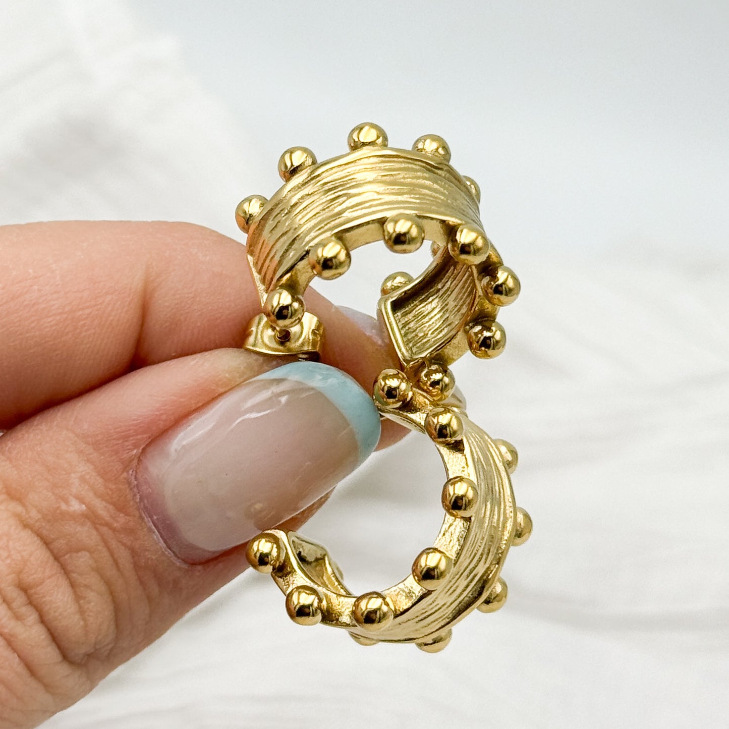 Aros semi argolla esferas bañado en oro