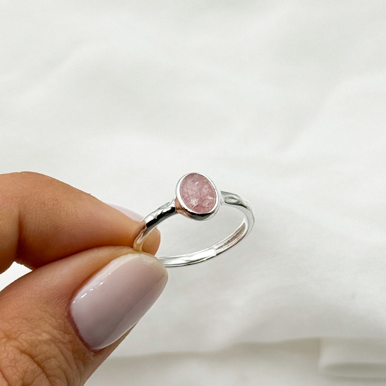 Anillo ajustable cuarzo rosa