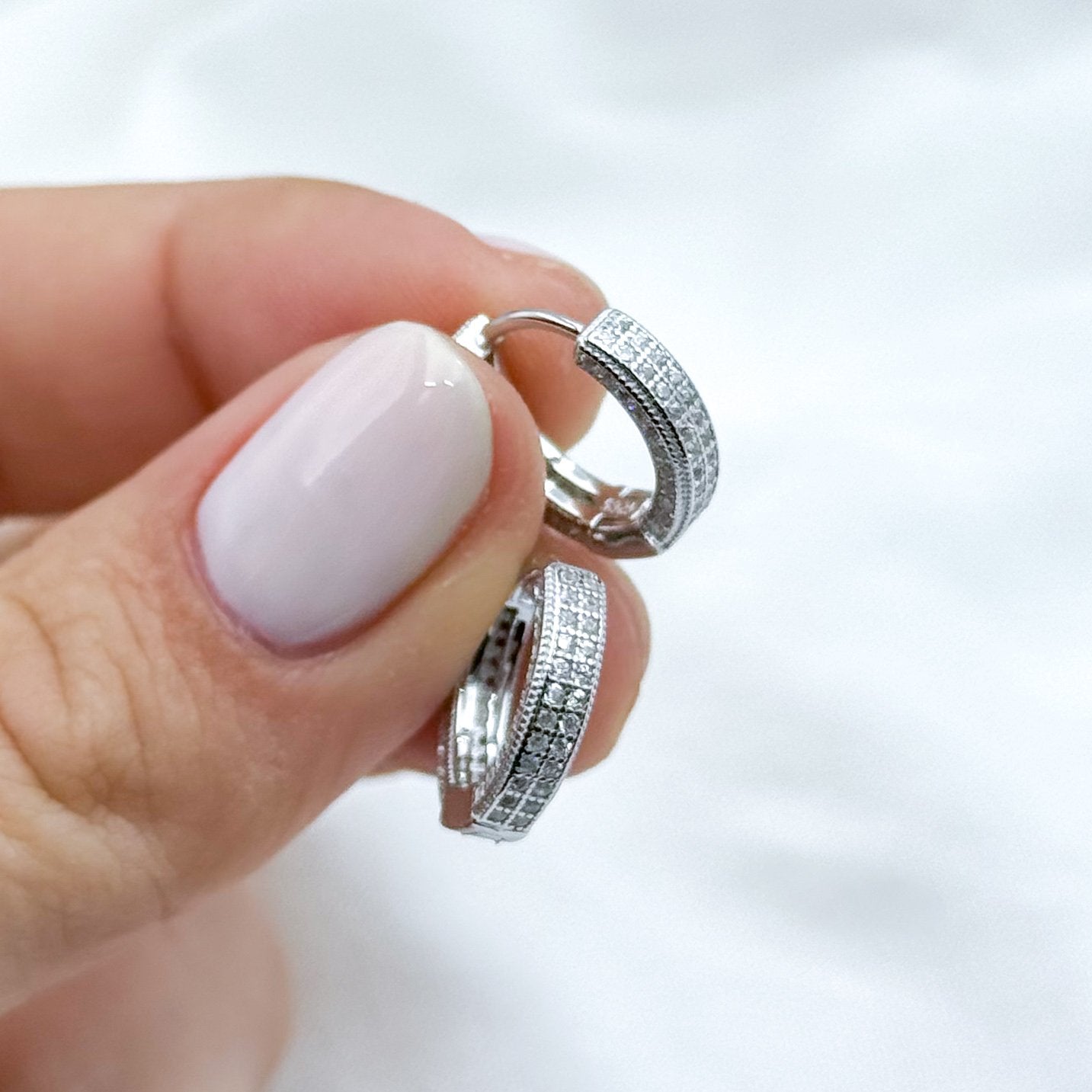 Aros argolla huggie circones