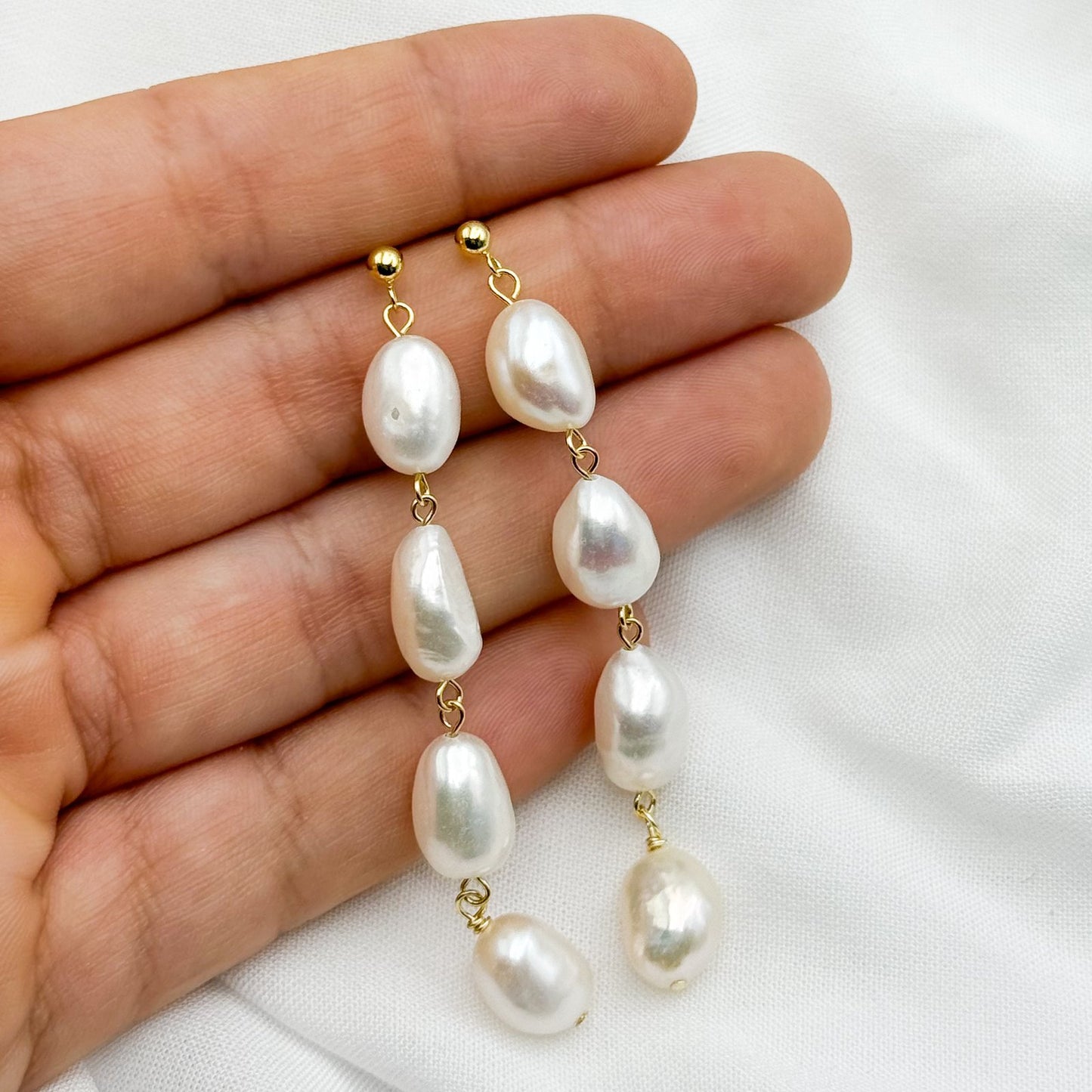 Aros colgantes perlas bañado en oro