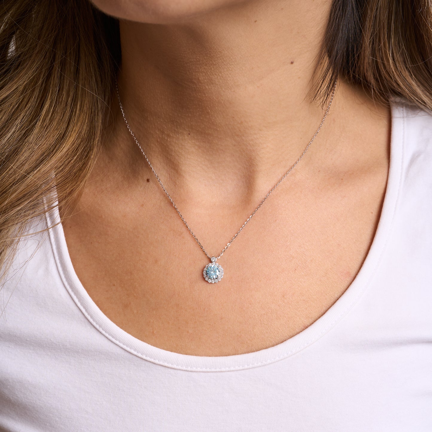 Collar aura celeste