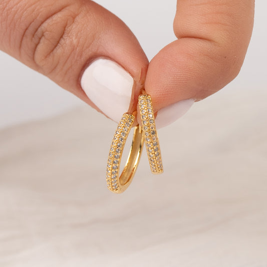 Aros argolla huggie circones bañado en oro