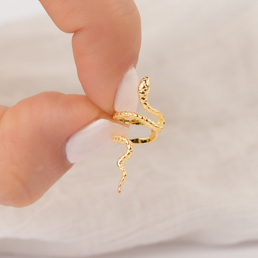 Aro ear cuff serpiente bañado en oro