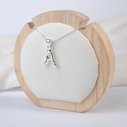 Collar letra A