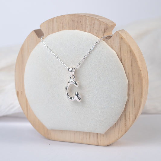 Collar letra G
