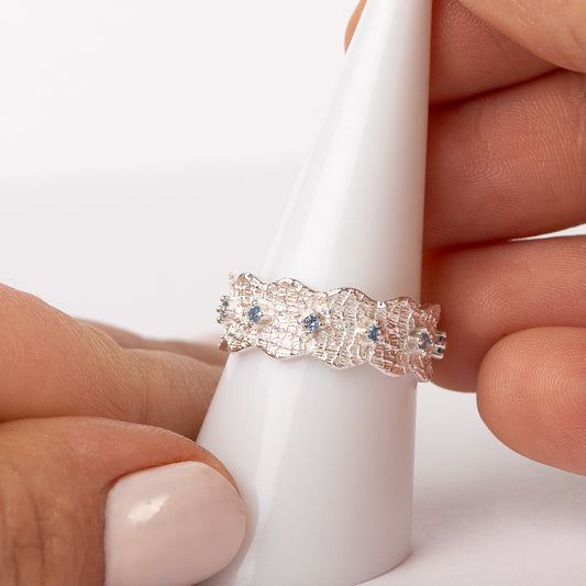 Anillo ajustable circones azules