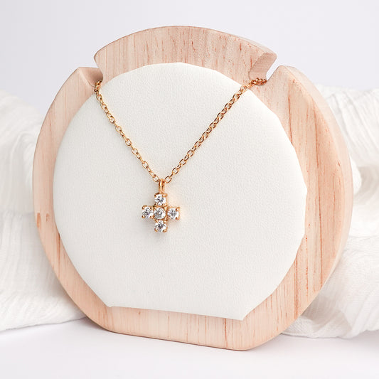 Collar cruz lumiere