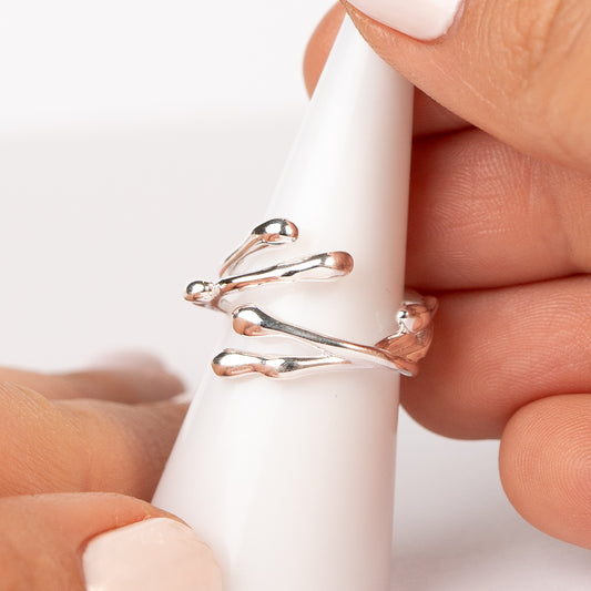 Anillo ajustable diseño cruzado