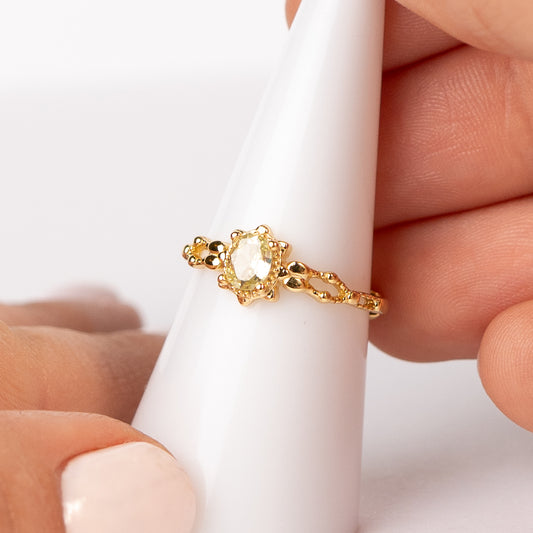 Anillo ajustable circón verde bañado en oro