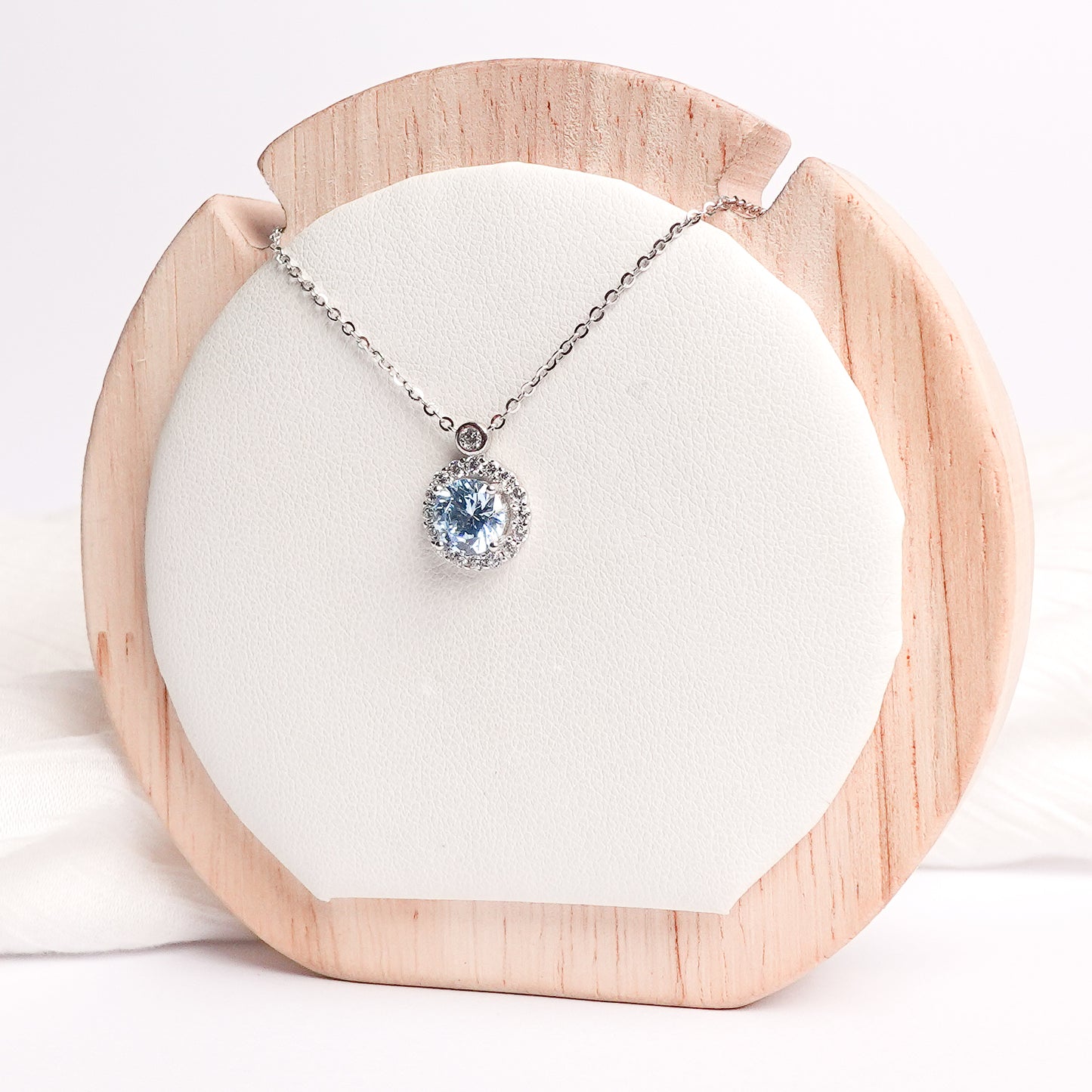 Collar aura celeste
