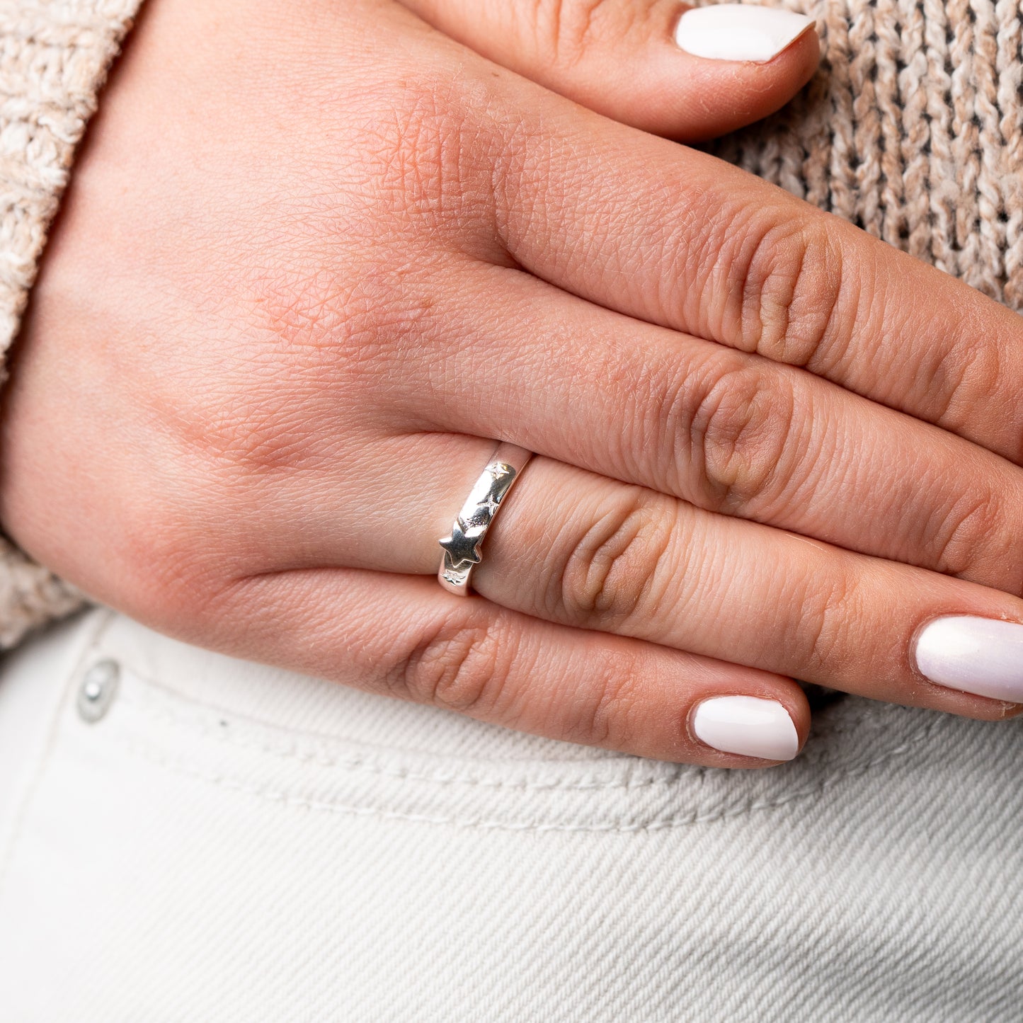 Anillo ajustable estrella y circones