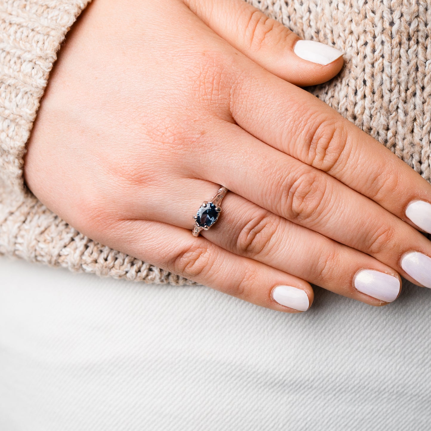 Anillo ajustable azul martillado