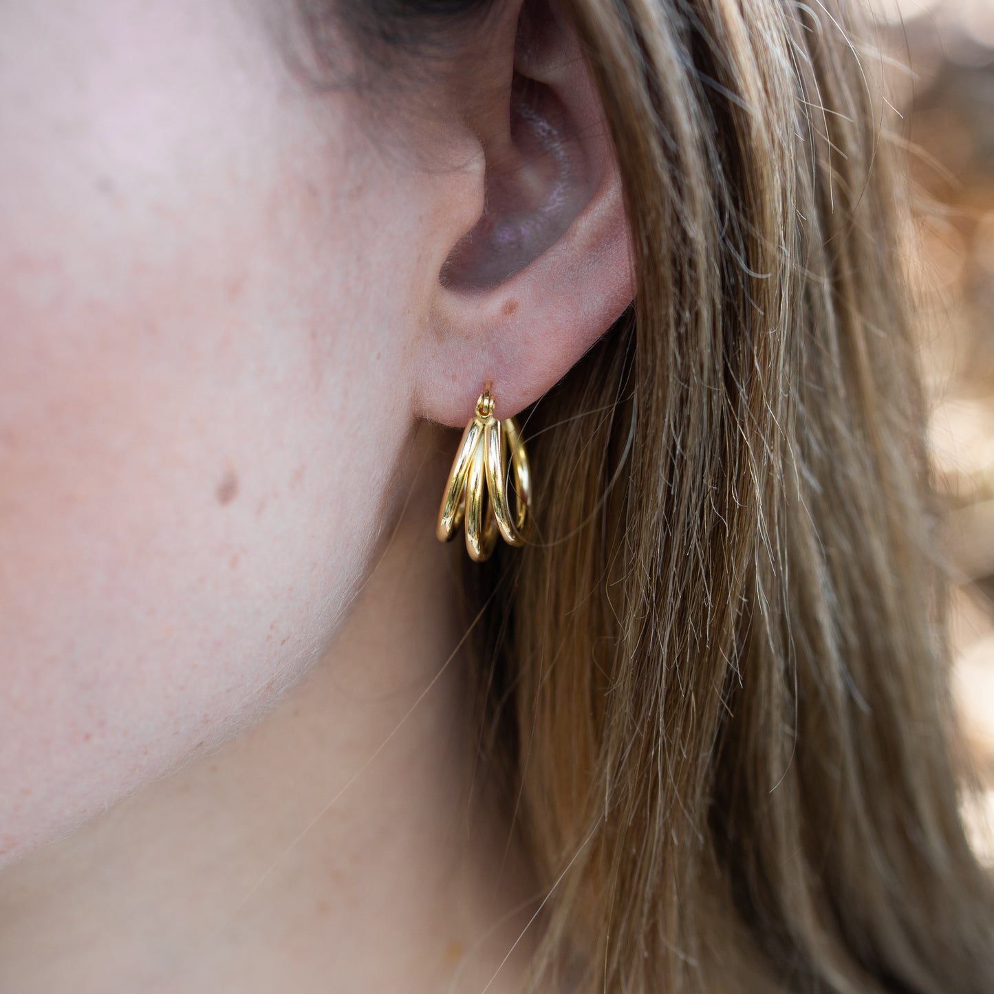 Aros argolla triple bañado en oro