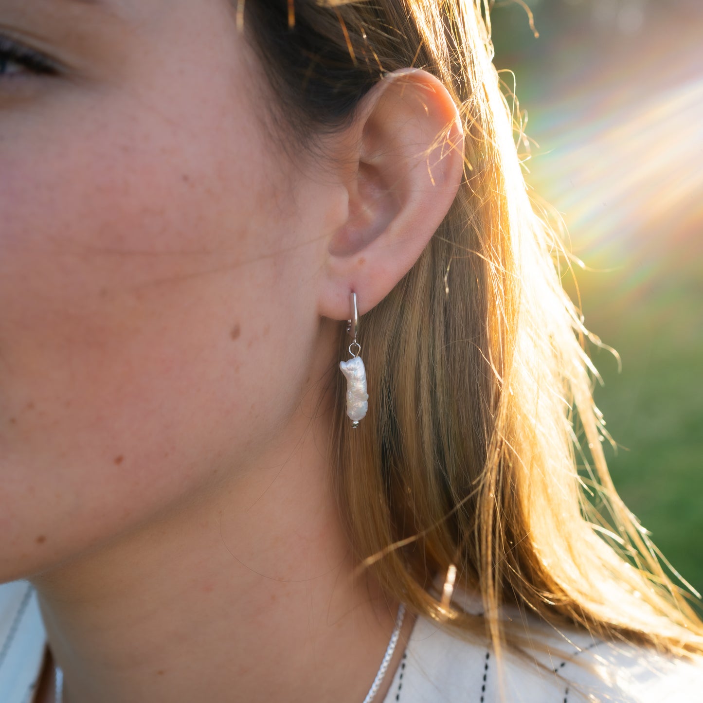 Aros argolla huggie perla