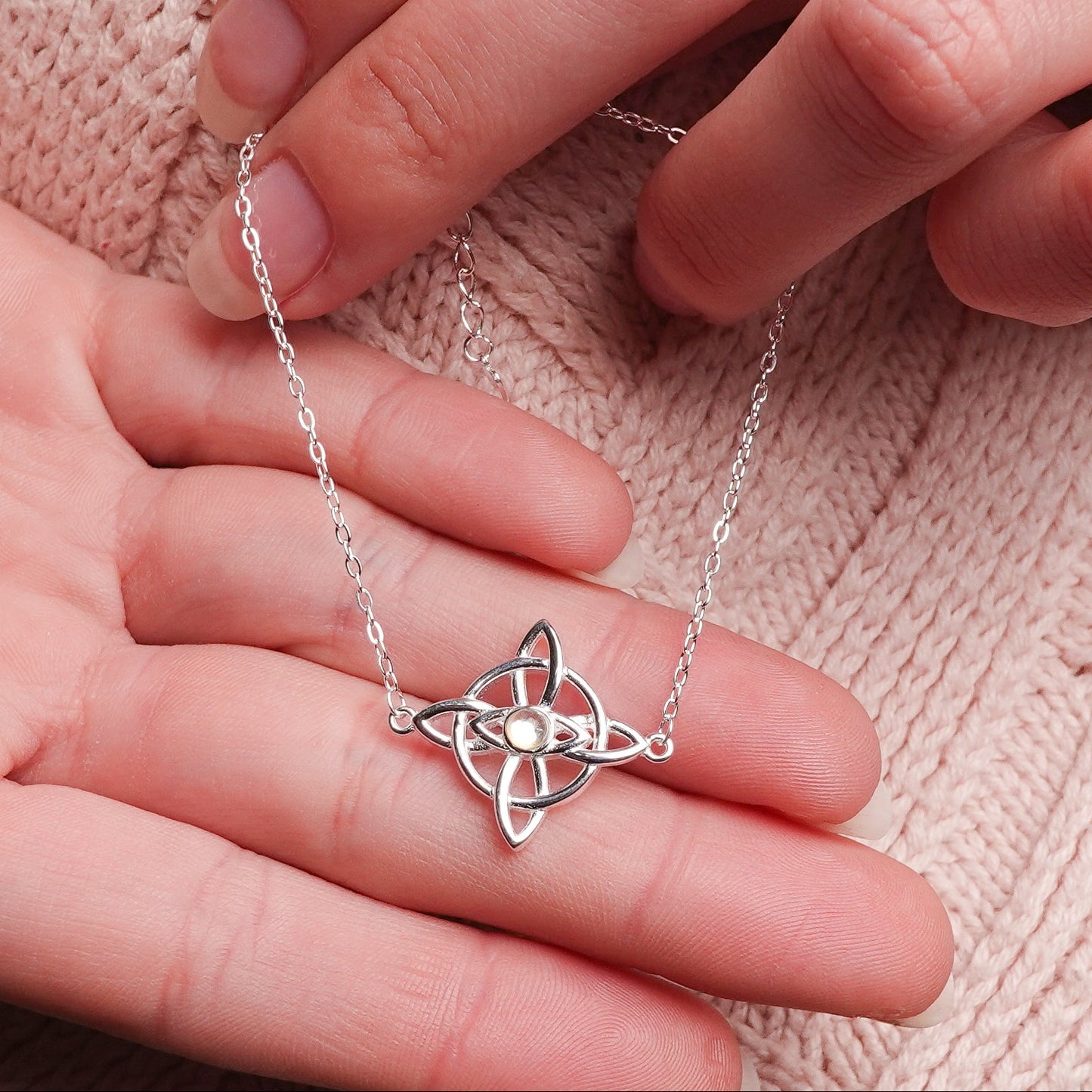 Pulsera Nudo de Bruja Tornasol