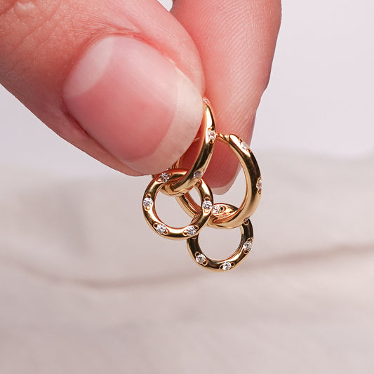 Aros argolla huggie Shine Gold