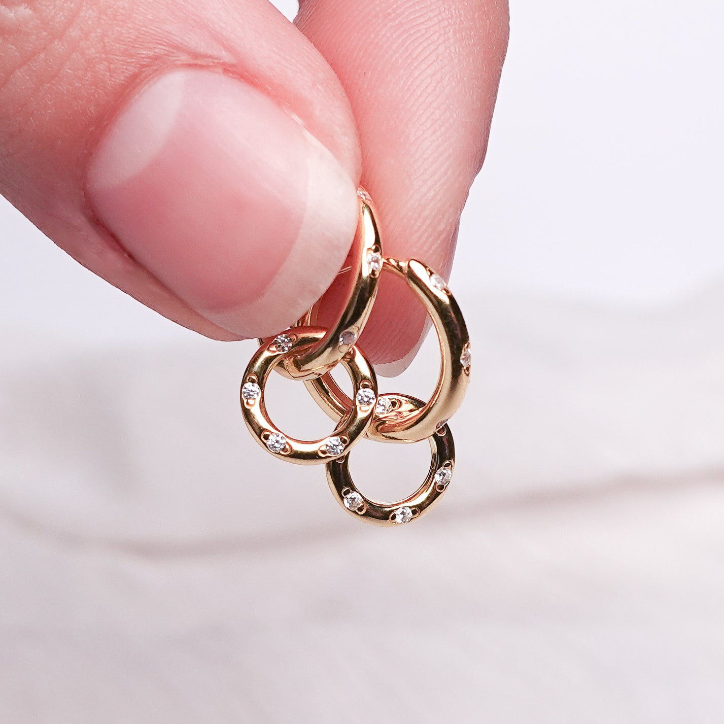 Aros argolla huggie Shine Gold