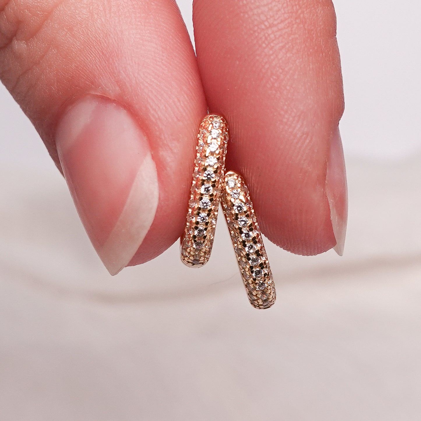 Aros argolla huggie Halo Gold