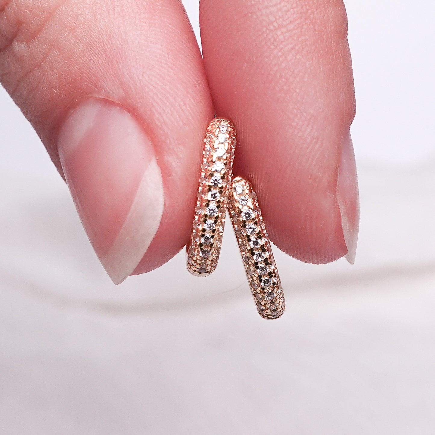 Aros argolla huggie Halo Gold