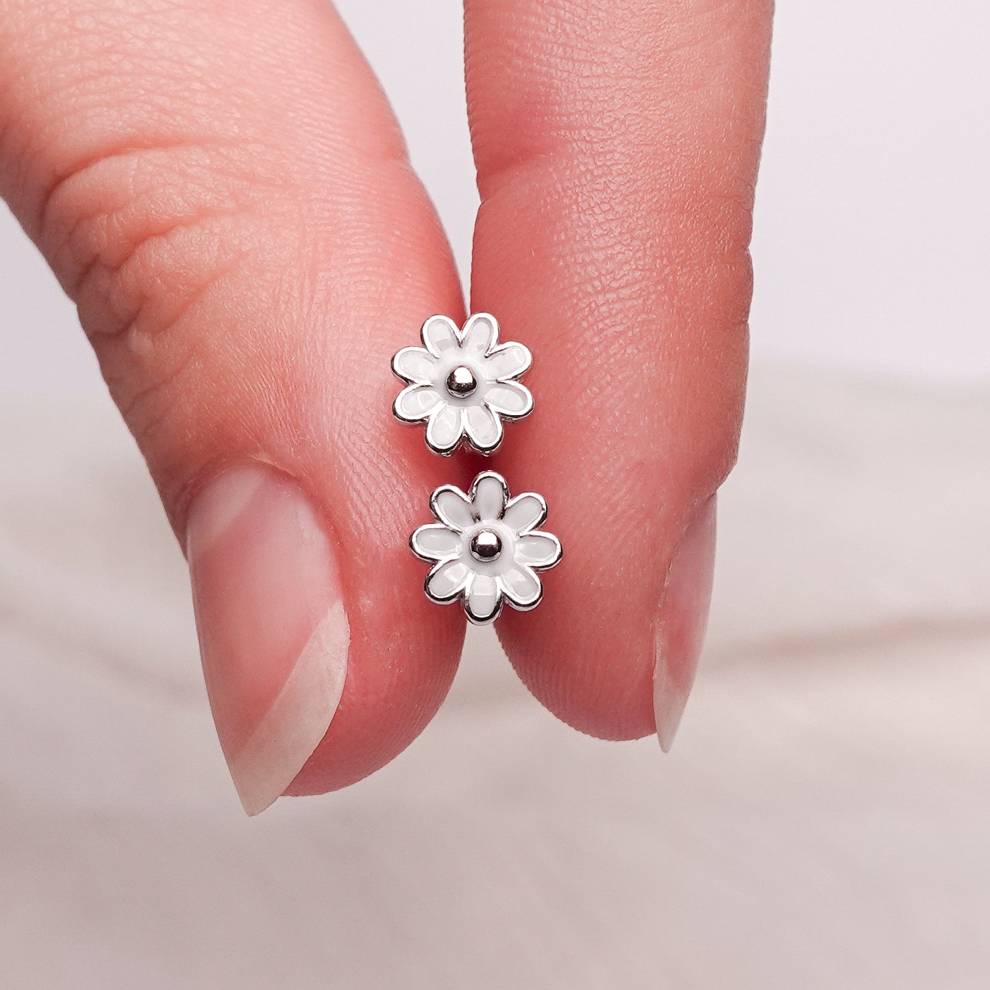 Aros pegados Daisy Blanc