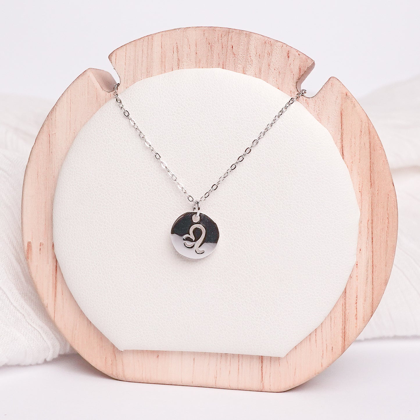 Collar Zodiac Leo