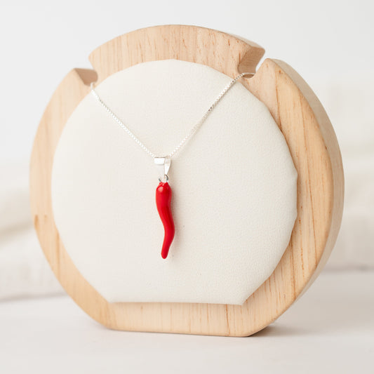 Collar amuleto de ají