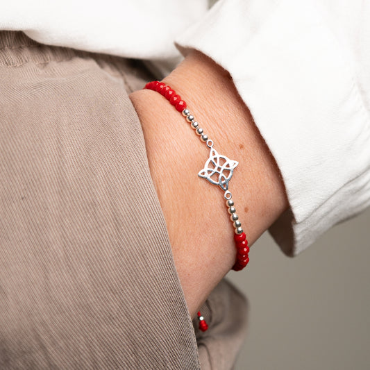 Pulsera mostacillas rojas nudo de bruja