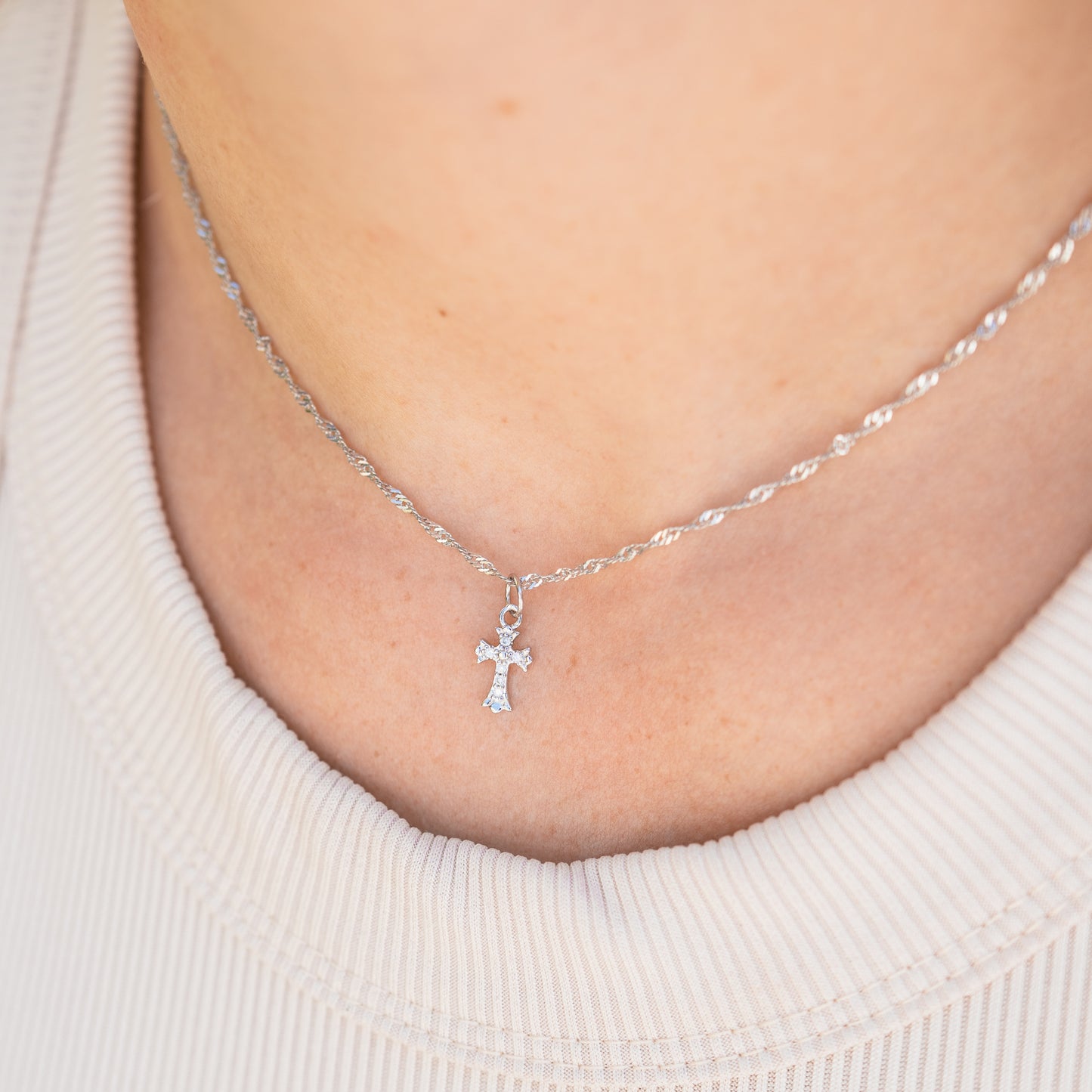 Collar cruz circones