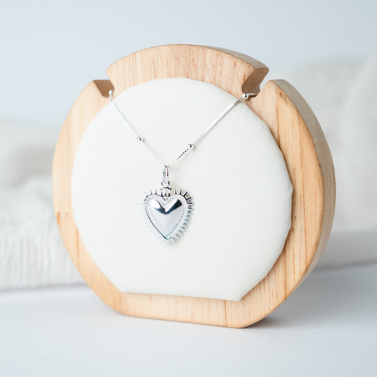 Collar corazón sagrado