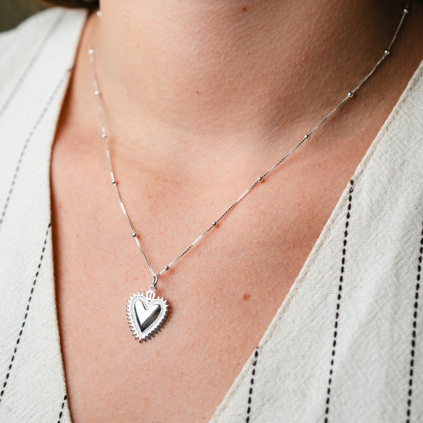 Collar corazón sagrado