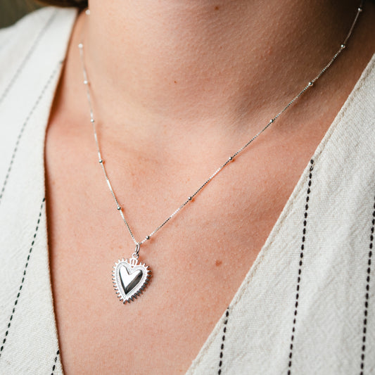 Collar corazón sagrado