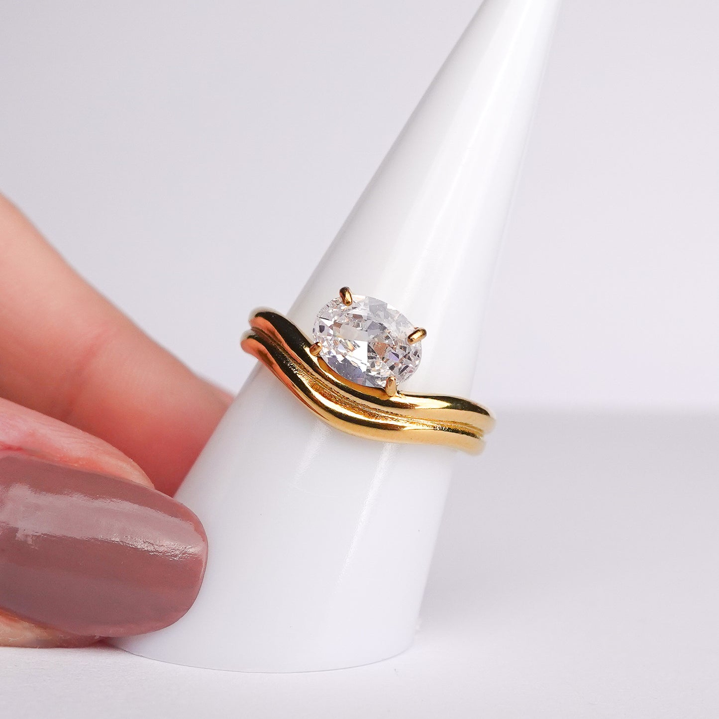 Anillo Oval Glow bañado en oro