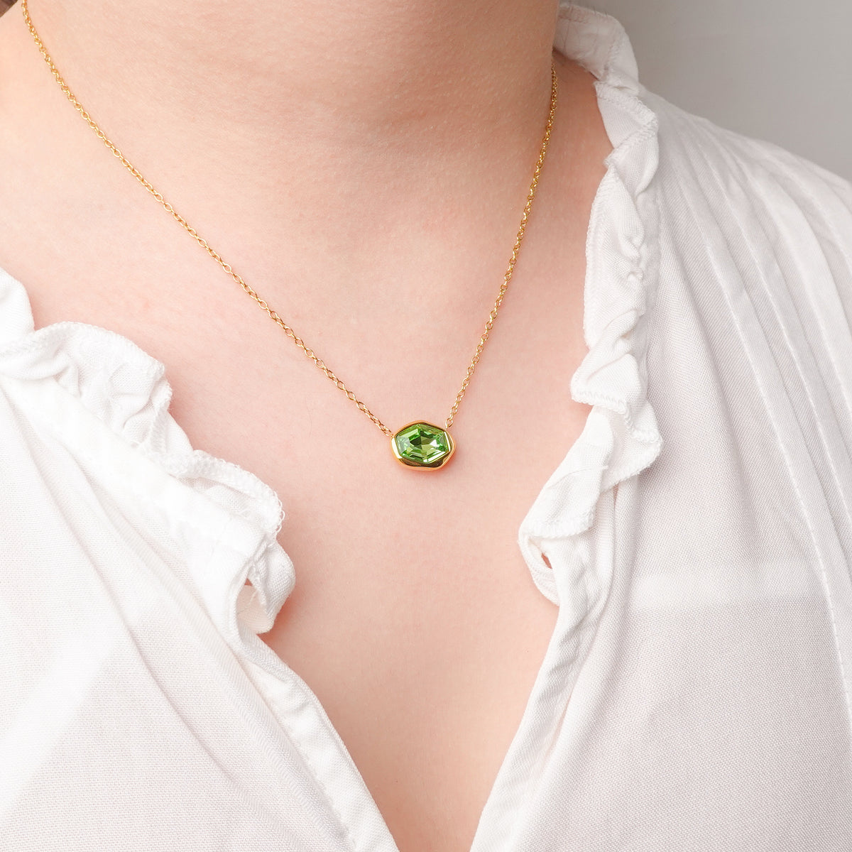 Collar Geo Shine Green bañado en oro
