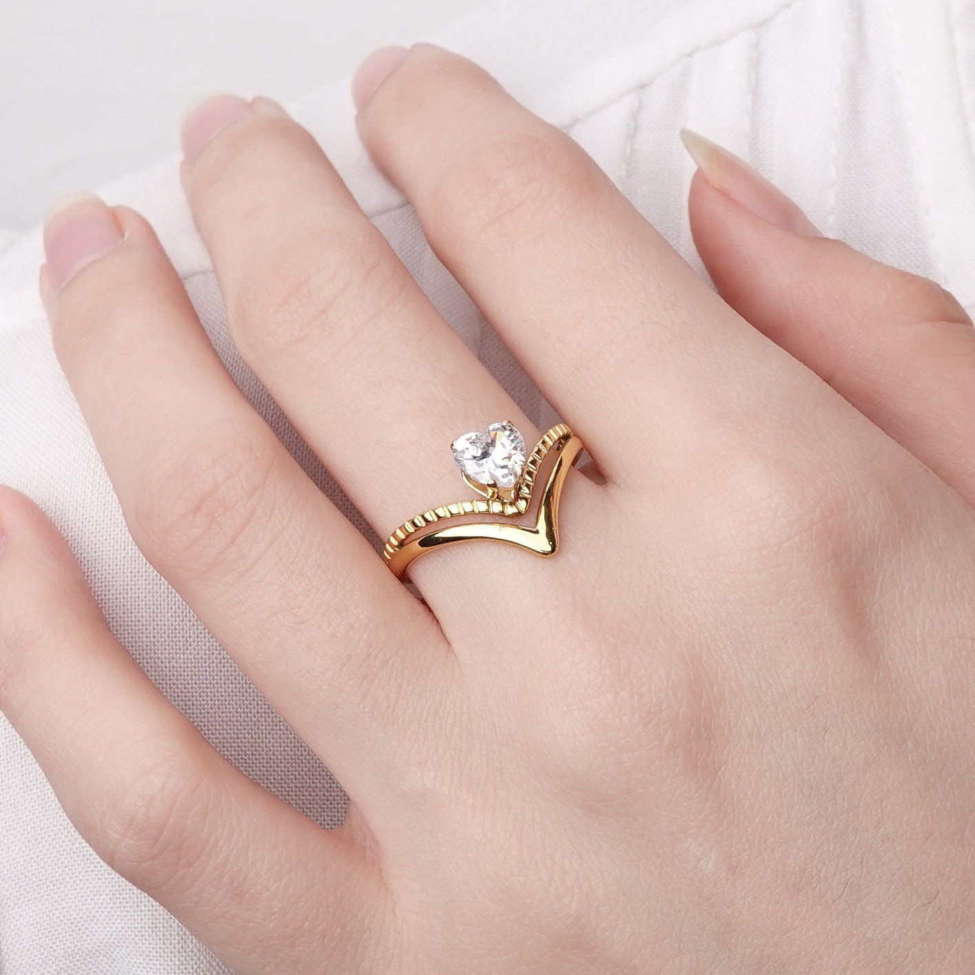 Anillo Romance bañado en oro