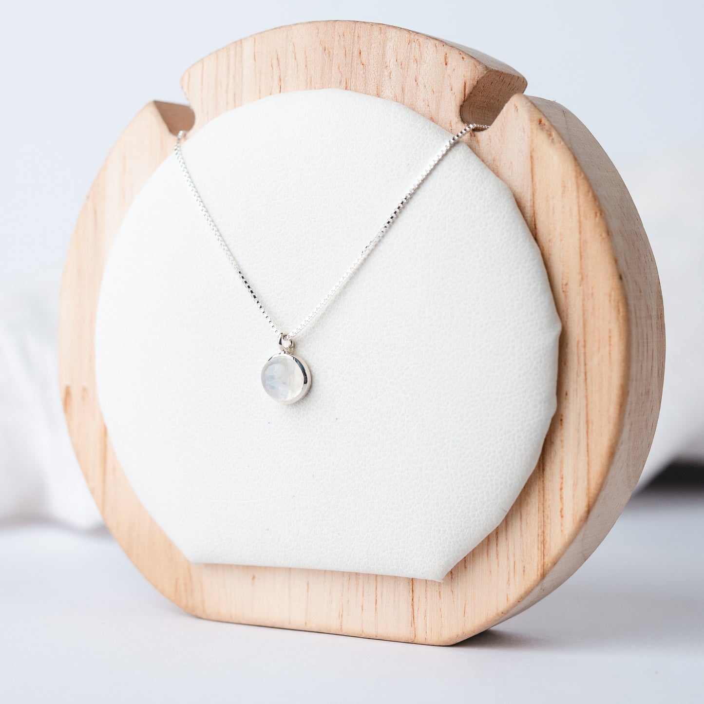 Collar punto piedra luna